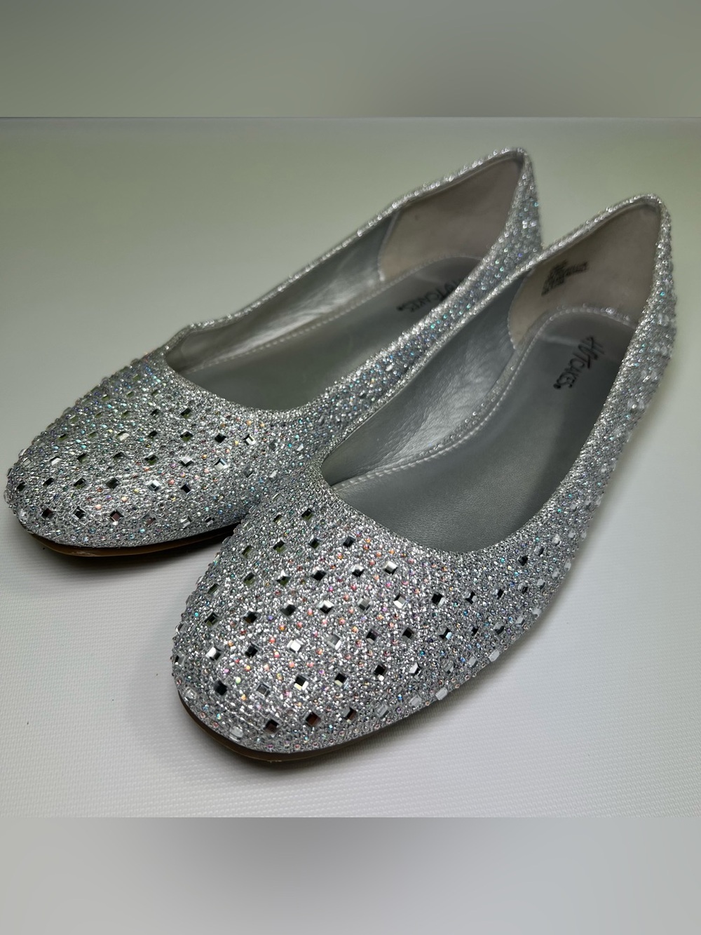 Hotcakes bling sparkly silver flats size 8